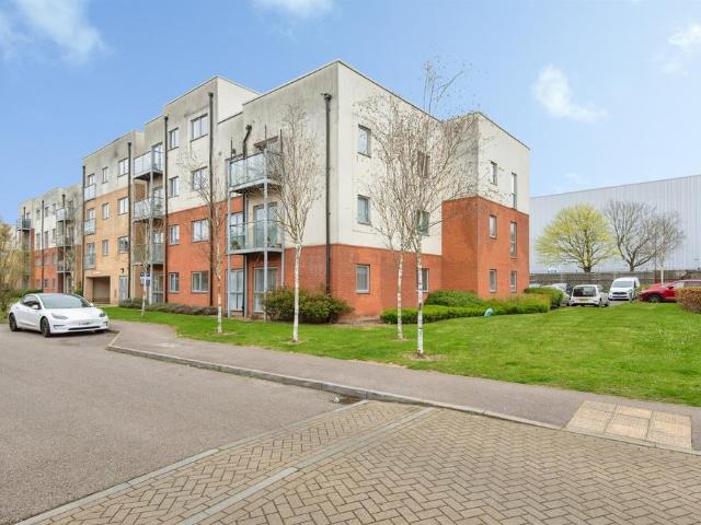 Flat for sale in Pin Green Industrial Area, Shephall