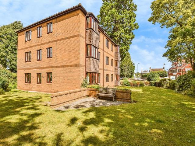 Flat for sale in Chippenham, Wiltshire