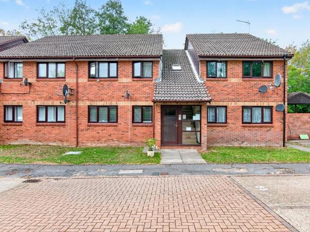 Flat for sale in South Hatfield, Welwyn Hatfield