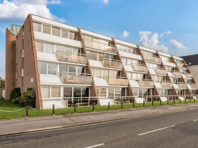 Flat for sale in Lee-on-the-Solent, Middlecroft