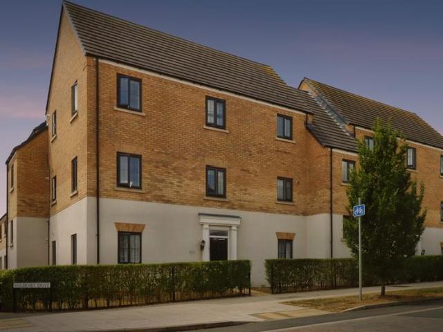 Flat for sale in Priors Hall Park, Weldon