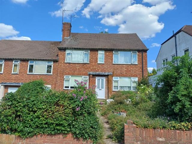 Flat for sale in Winchmore Hill, Greater London