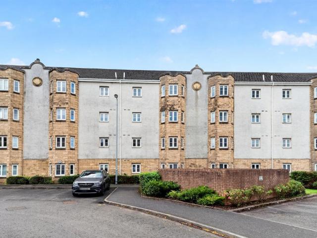 Flat for sale in Rutherglen, Scotland