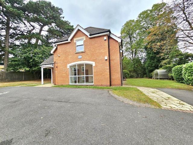 Flat for sale in Sutton Coldfield, West Midlands