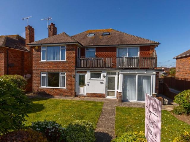 Flat for sale in Worthing, West Sussex