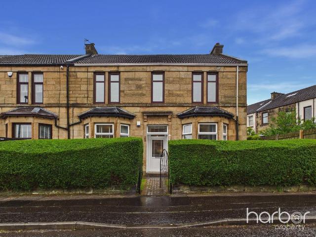 Flat for sale in Springboig, Scotland