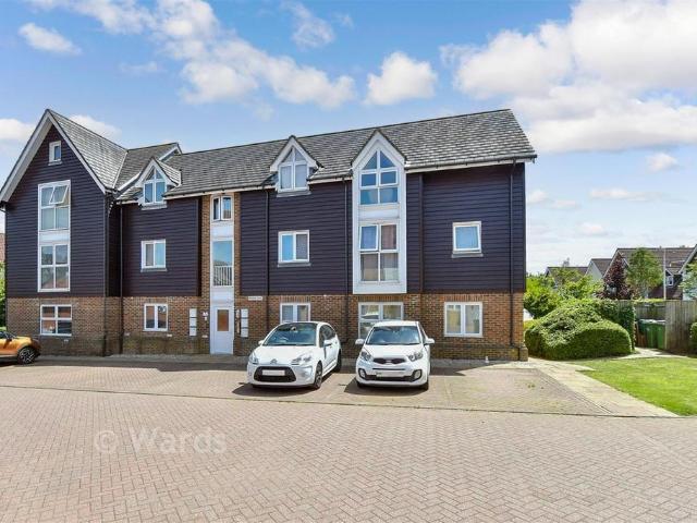 Flat for sale in Hawkinge, Folkestone