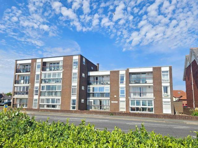 Flat for sale in Lee-on-the-solent, Lee-on-the-Solent