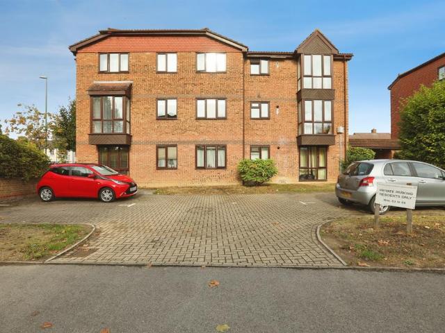 Flat for sale in New Town, Horsham