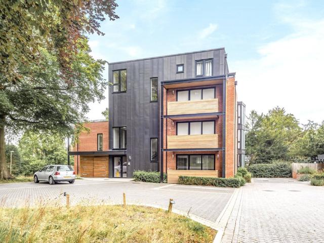 Flat for sale in Fulflood, Hampshire