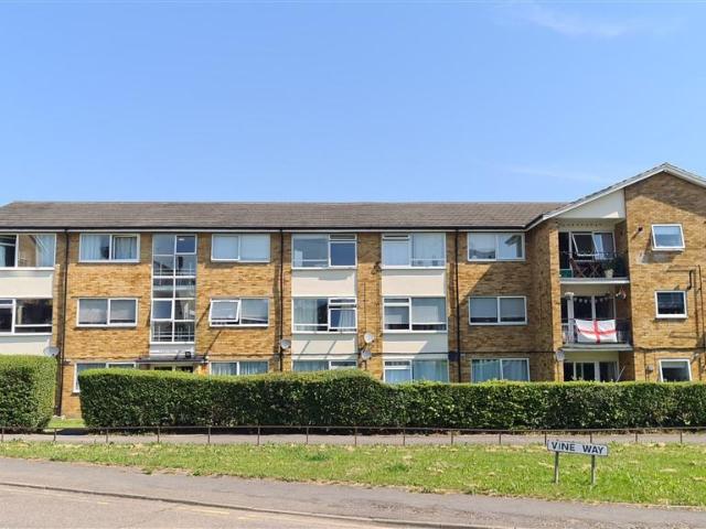 Flat for sale in Navestock Side, Essex