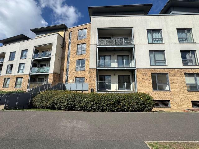 Flat for sale in Eastgate, Peterborough