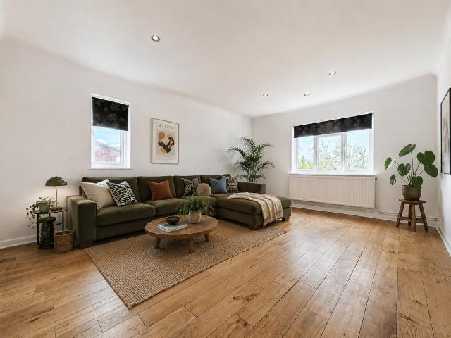 Flat for sale in Mill Hill, Greater London