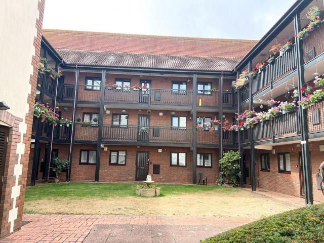 Flat for sale in Forton, Middlecroft