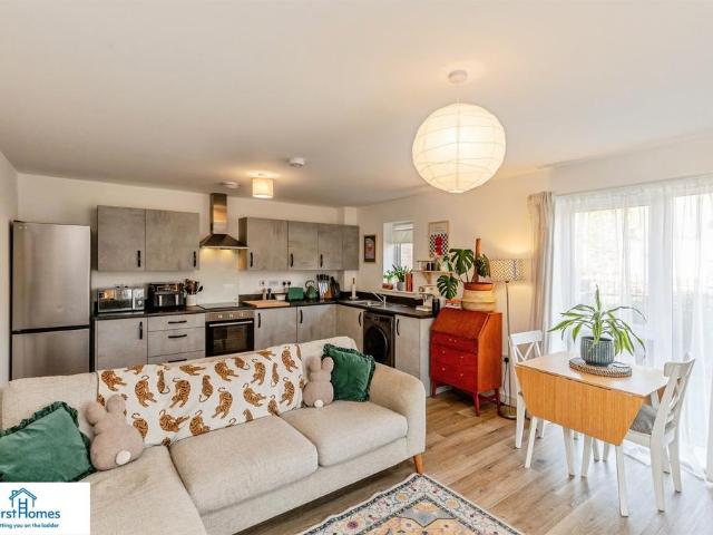 Flat for sale in Feckenham, City Of Bristol