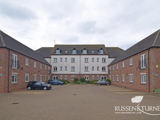 Flat for sale in South Lynn, Brookville