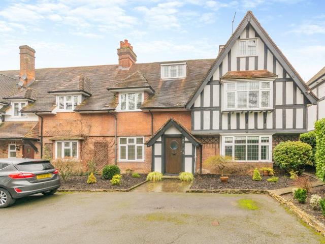Flat for sale in Amersham