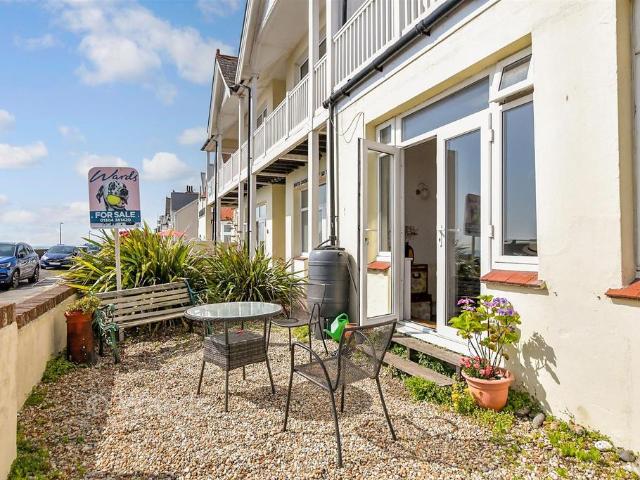 Flat for sale in Ash, Kent