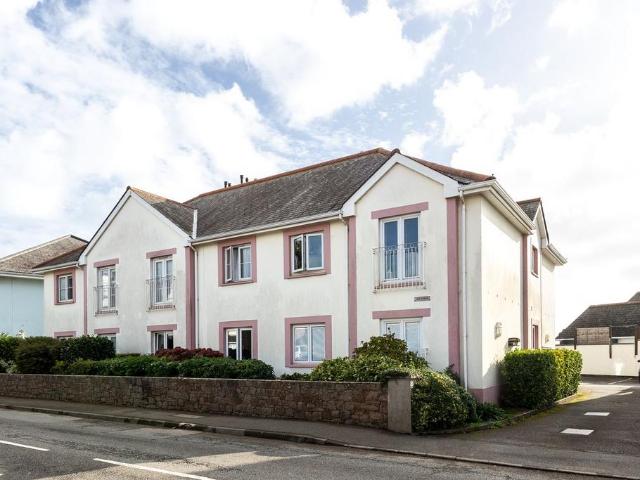 Flat for sale in Chalfont St. Peter, Denham