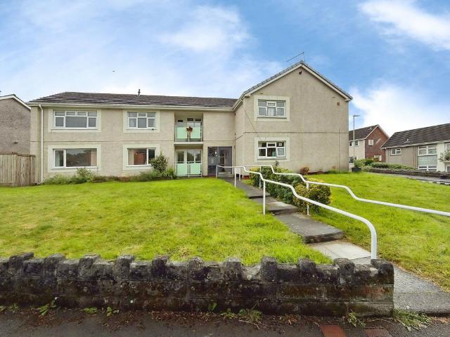 Flat for sale in Nangreaves, Wales