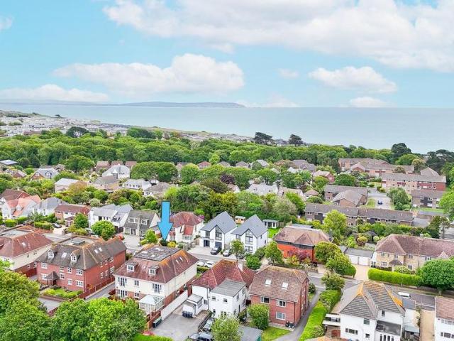 Flat for sale in Highcliffe