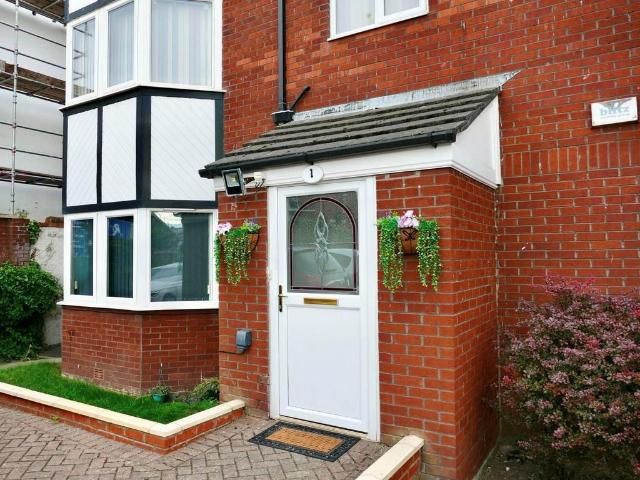 Flat for sale in Meols Cop, Southport