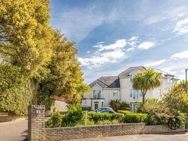 Flat for sale in Wick, Bournemouth