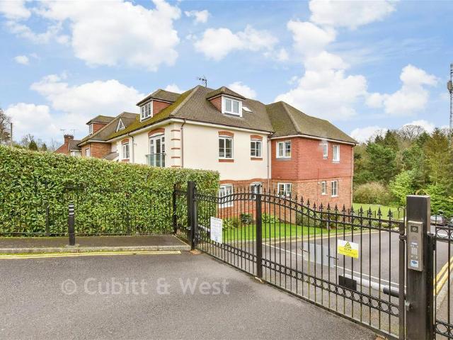 Flat for sale in Red Hill, Surrey