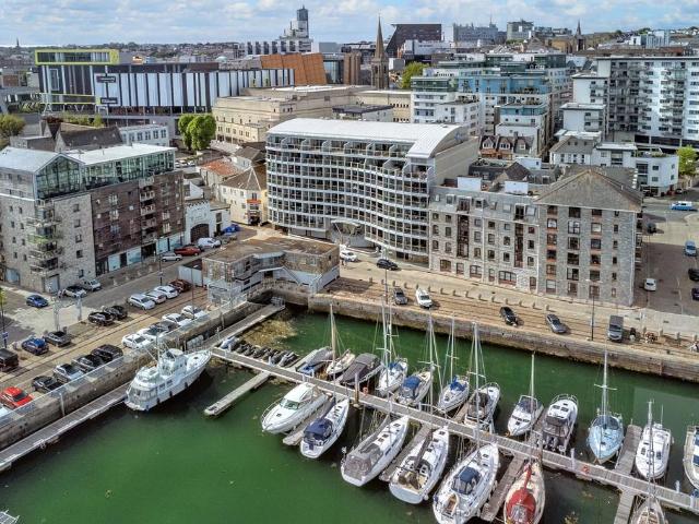 Flat for sale in Barbican, Mount Wise