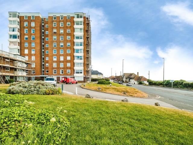 Flat for sale in Fishersgate, West Sussex