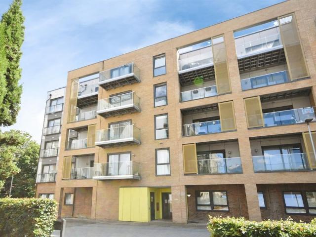 Flat for sale in Moulsham, Chelmsford