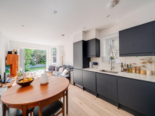 Flat for sale in Kensal Town, Greater London