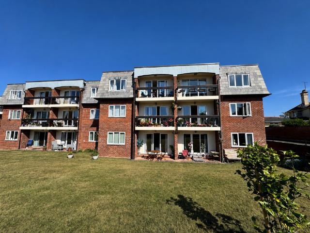 Flat for sale in Withycombe, Budlake