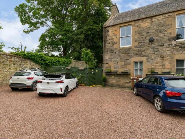 Flat for sale in Murrayfield, Scotland