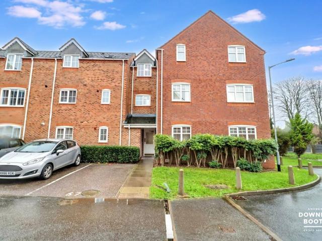 Flat for sale in Lichfield, Boley Park