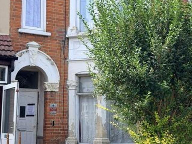 Flat for sale in Little Ilford, Greater London