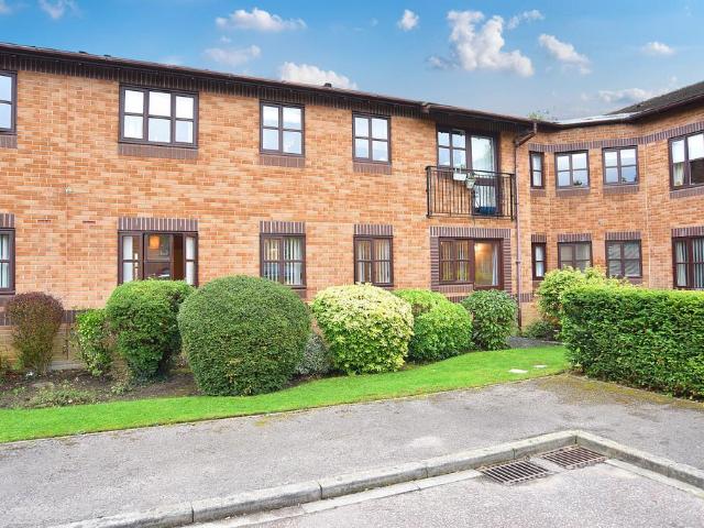 Flat for sale in Hookstone, Harrogate