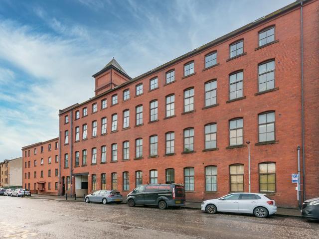 Flat for sale in Marionville, Restalrig
