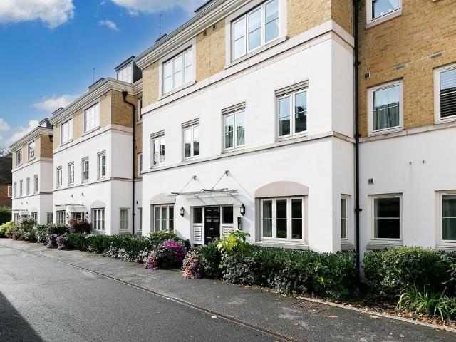 Flat for sale in Dringhouses, York