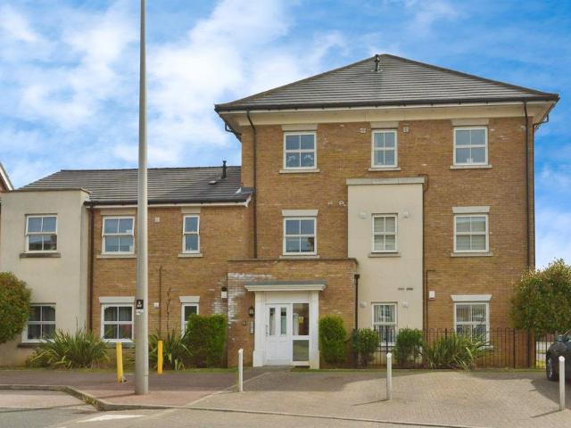 Flat for sale in Redhouse Park, Great Linford