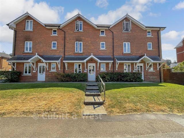 Flat for sale in Ridgewood, Wealden