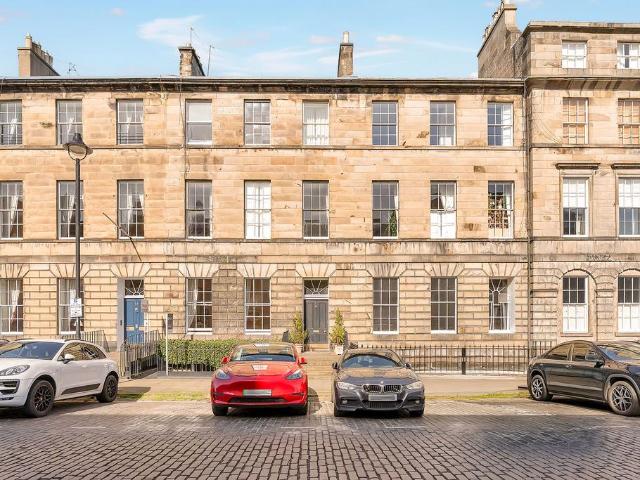 Flat for sale in New Town, Scotland