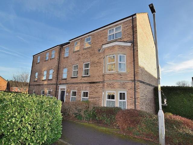 Flat for sale in Colburn
