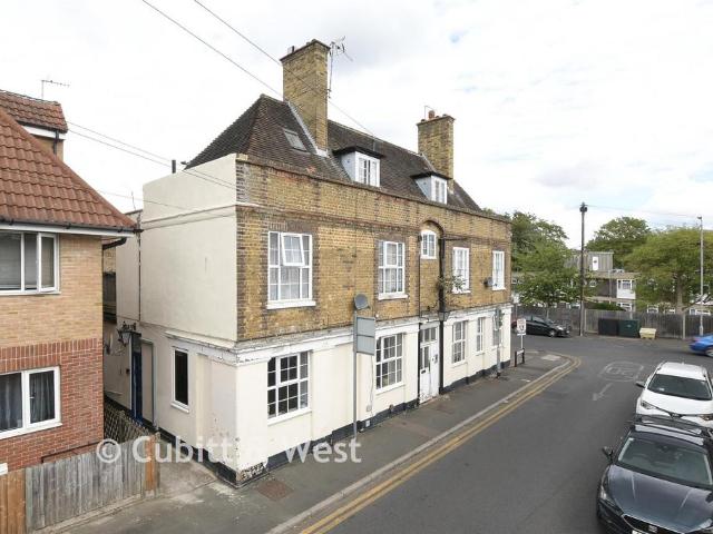 Flat for sale in Greater London