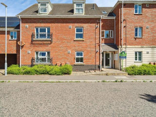 Flat for sale in Redenhall with Harleston, Burgh St Peter