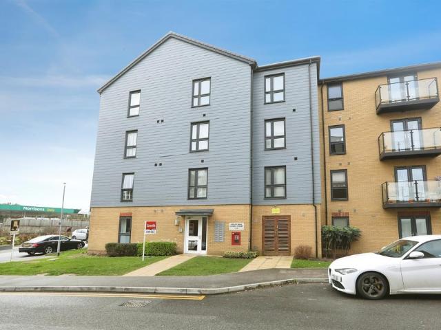 Flat for sale in Regent Quay, Oad Street