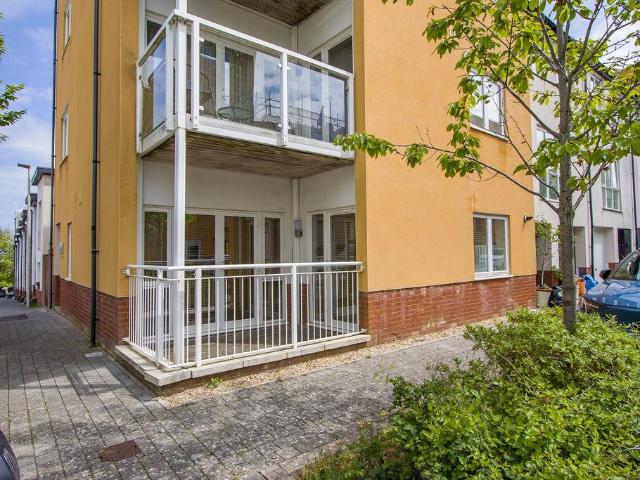Flat for sale in Penarth Marina, Penarth