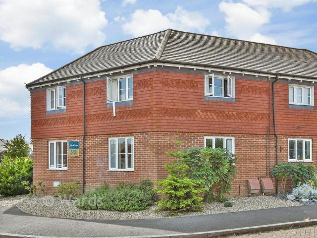 Flat for sale in Oad Street, Kent