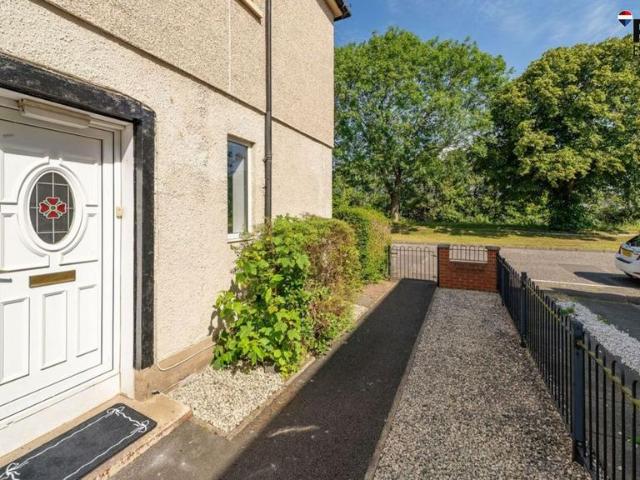 Flat for sale in Kersiebank, Scotland