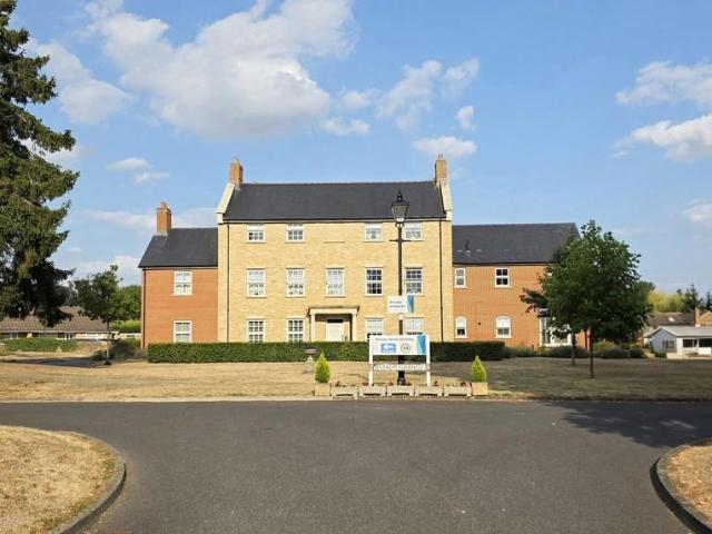 Flat for sale in Kings Sutton, Northamptonshire